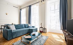 Styled Apartment Close To The River Danube.